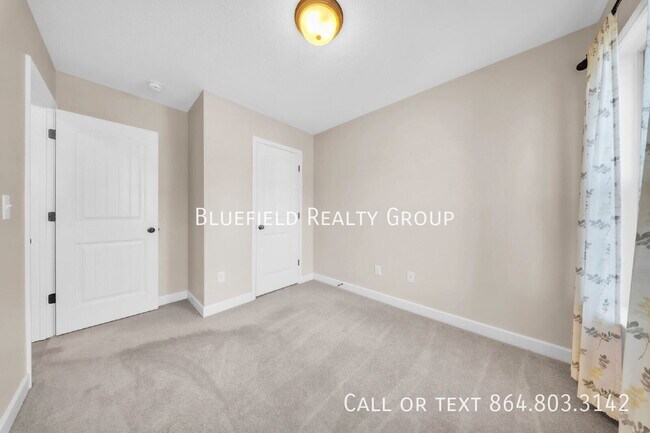 Building Photo - 562 Wesberry Cir