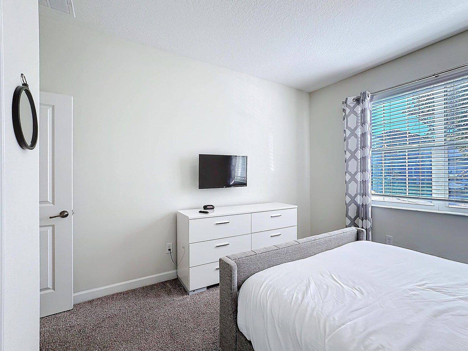 Building Photo - 1589 Flange Dr