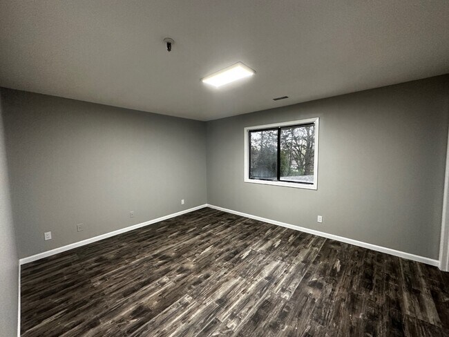 Building Photo - 1340 Brook St