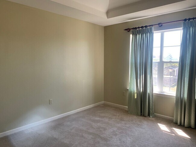 Building Photo - 14203 Cloverhill Blvd