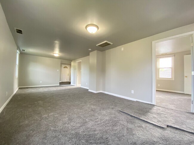 Building Photo - 1236 W 17th Ave