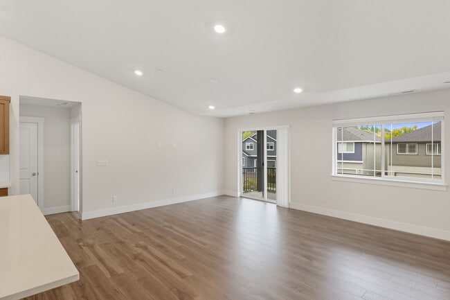 Building Photo - Elegant 4 Bedroom| 3 Bathroom Tigard Home ...