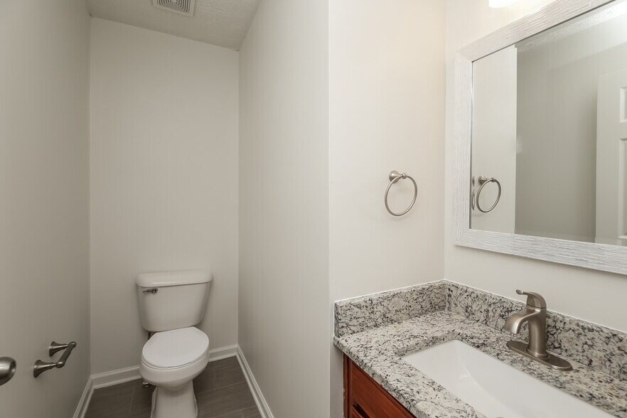 Building Photo - 369 Kades Cove Dr