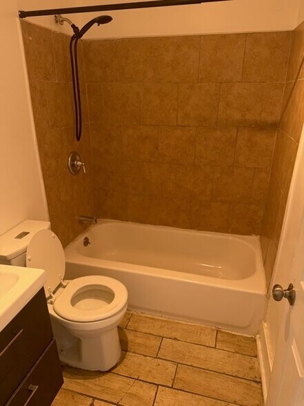 Building Photo - 3317 Lyndale Ave