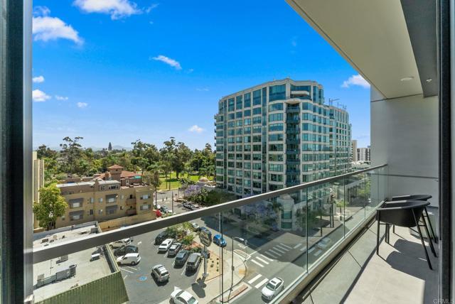 Building Photo - 2604 Fifth Ave