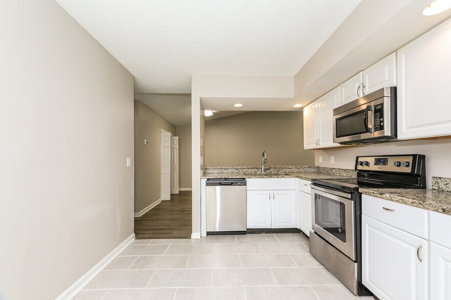 Building Photo - 282 Aquarius Cir W