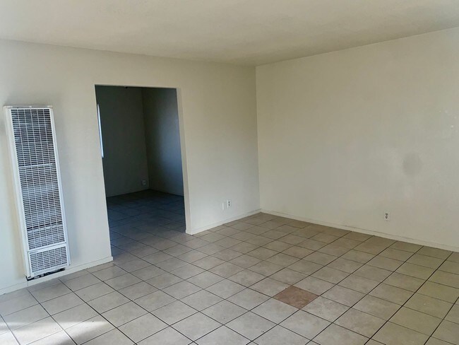 Building Photo - 2056 E White Ave