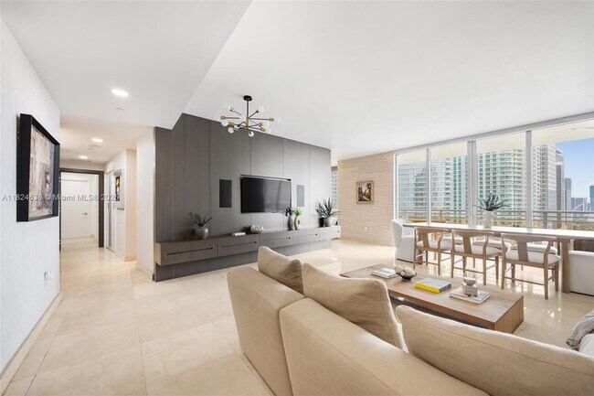 Building Photo - 901 Brickell Key Blvd