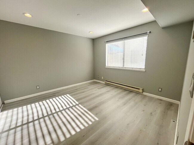 Building Photo - Prime Fremont Living! Updated 2BR Condo Near BART, Central Park & Lake Elizabeth