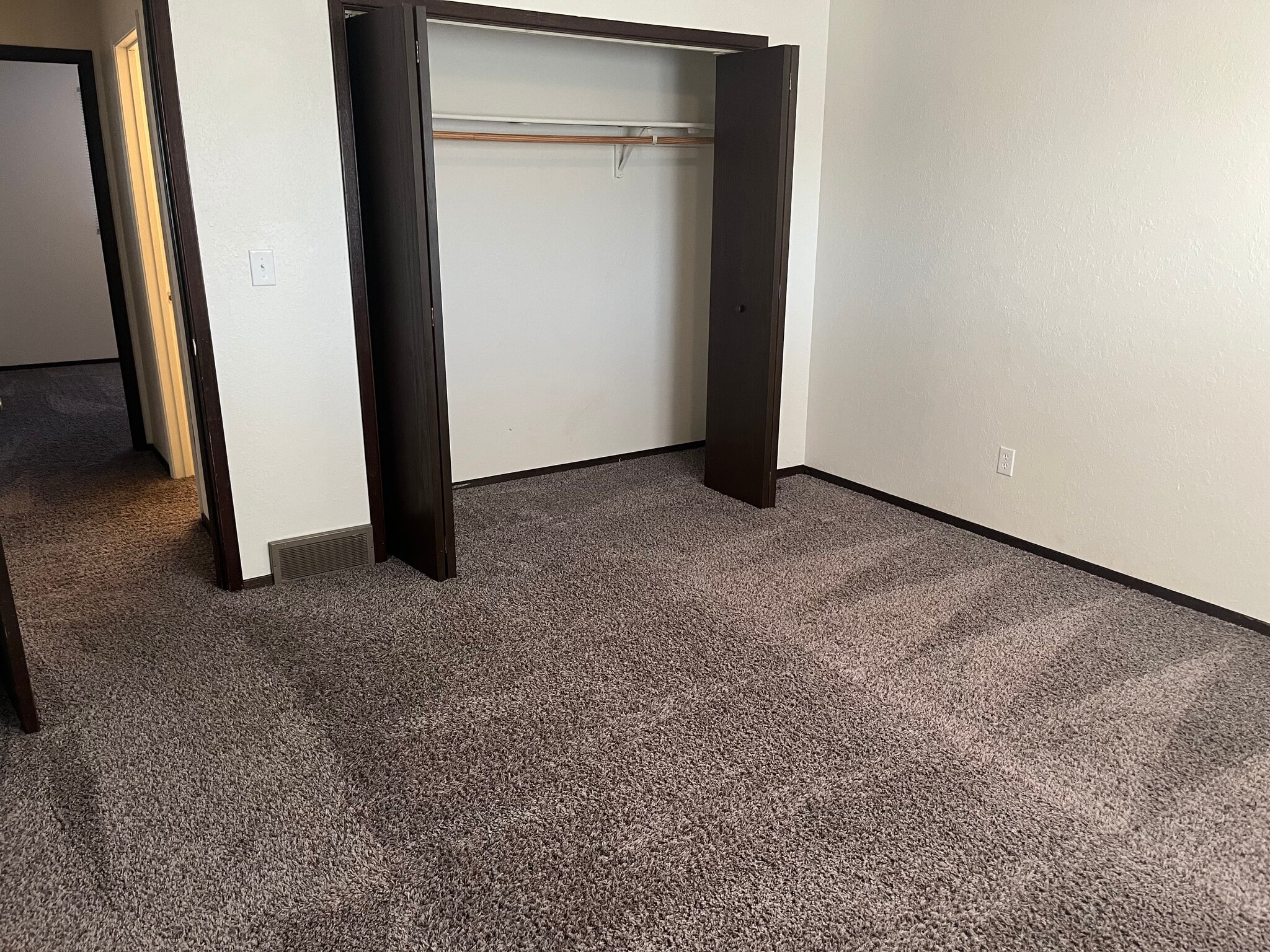 Large closets - 5400 W 44th St
