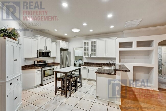 Building Photo - 8231 46th Ct E