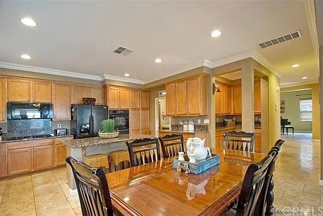 Building Photo - 32849 Northshire Cir