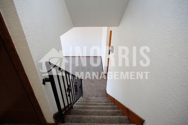 Building Photo - 15054 S Yava Rd