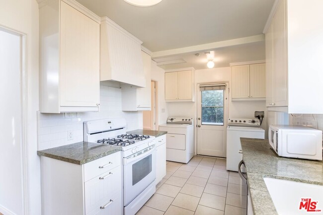 Building Photo - 2230 Midvale Ave