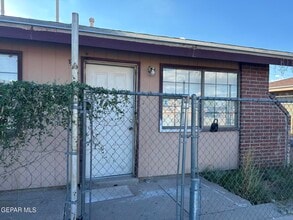 Building Photo - 2105 Lake Omega St