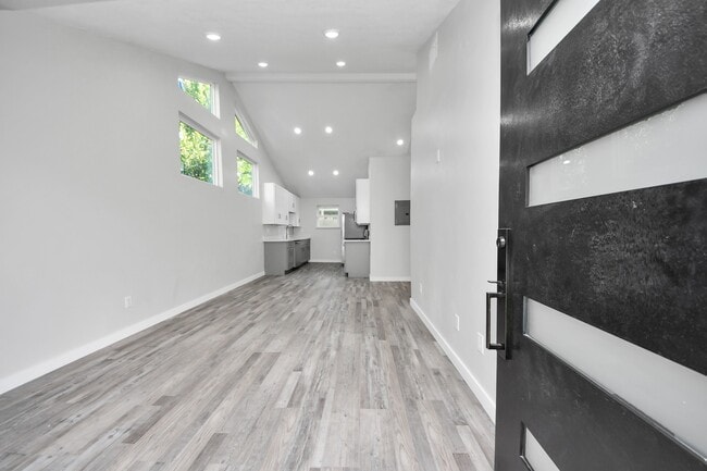 Building Photo - 6201 Batterson St