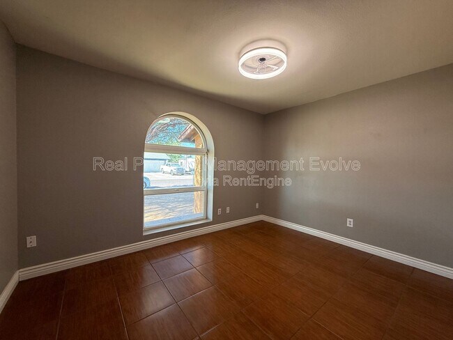 Building Photo - 3626 W Angela Dr