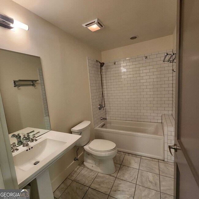 Building Photo - 1100 Howell Mill Rd NW