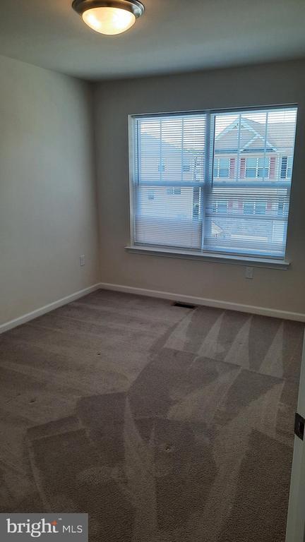 Building Photo - 837 Admiral's Quay Dr