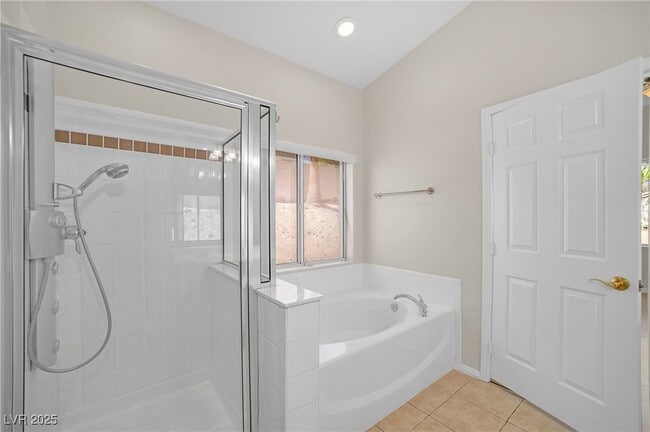 Building Photo - 2042 Hobbyhorse Ave