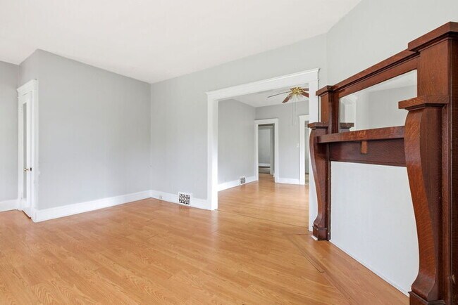 Building Photo - 479 E 126th St