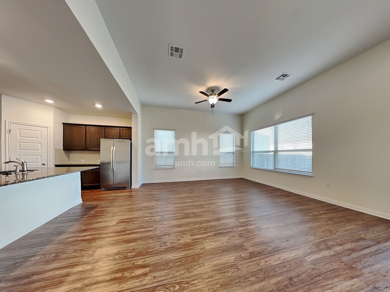 Building Photo - 5813 Monmarte Cove