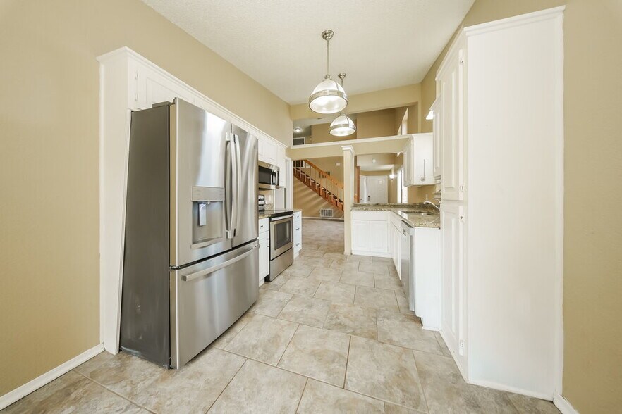 Building Photo - 616 Stoneridge Dr