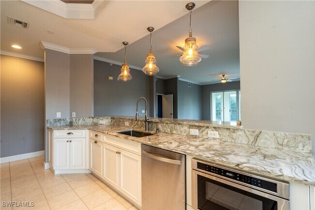 Building Photo - 14815 Laguna Dr
