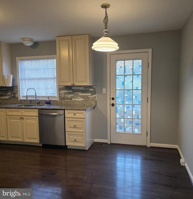 Building Photo - 12977 Abner Ave