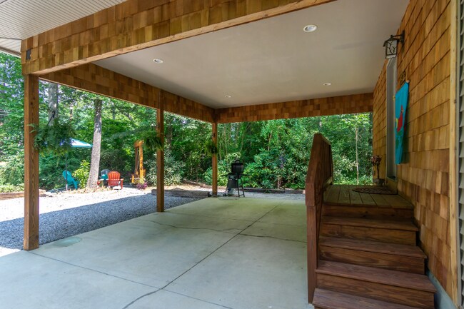 Building Photo - 752 Hiawassee Ave