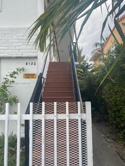 Building Photo - 8132 Harding Ave