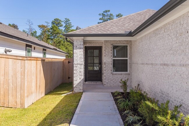 Building Photo - 16691 Sterling Clf St