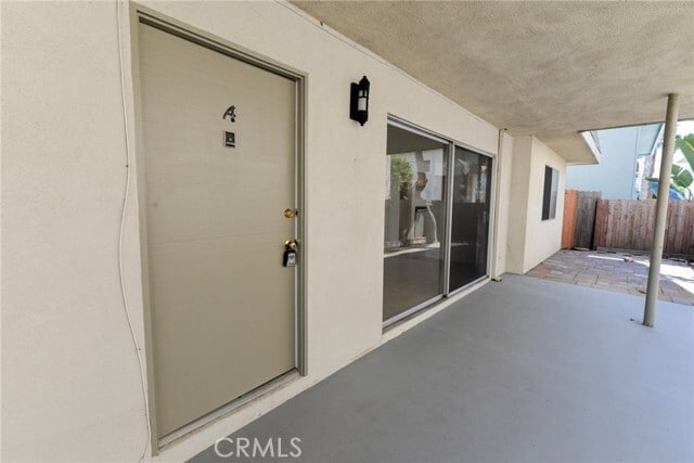 Building Photo - 207 W Mariposa