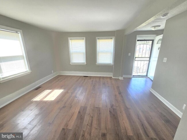 Building Photo - 5413 Belle Vista Ave