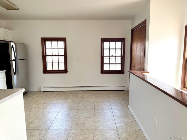 Building Photo - 102 Ward St