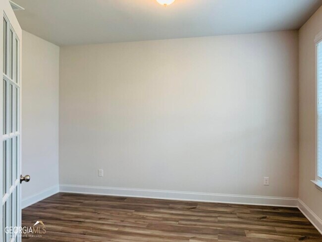 Building Photo - 7660 Tiberon Pkwy
