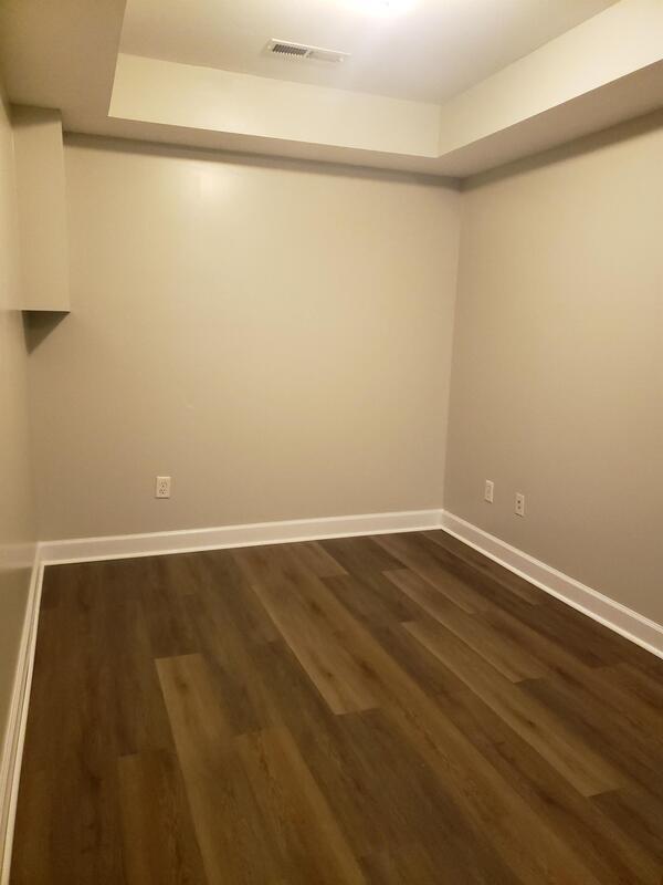 Building Photo - 1028 Nottingham Dr