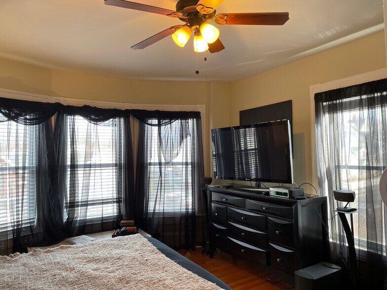 Front Bedroom - 395 Hanover St