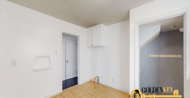 Building Photo - Eastside Detroit 3 bedroom Home Close to A...