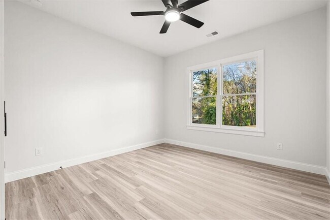 Building Photo - 2895 Jones Mill Rd