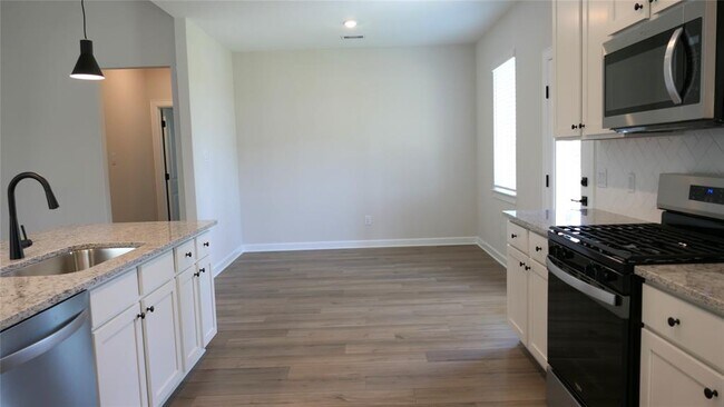 Building Photo - 3008 Sunmoon Ln