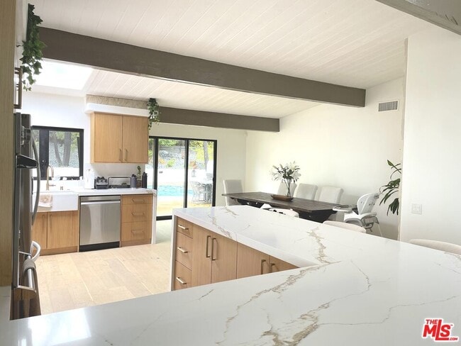 Building Photo - 1341 Charmel Pl