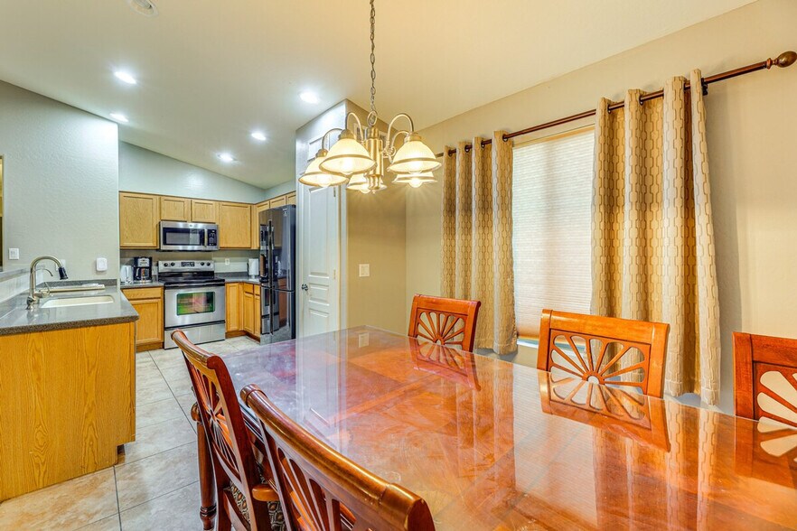 Building Photo - 1884 W CALIBERA Ct