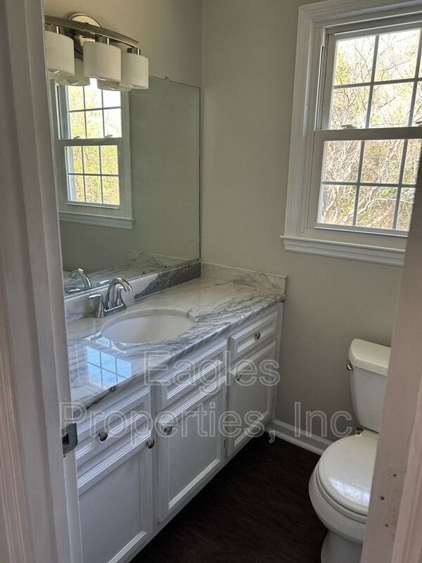 Building Photo - 129 Kelly Ct