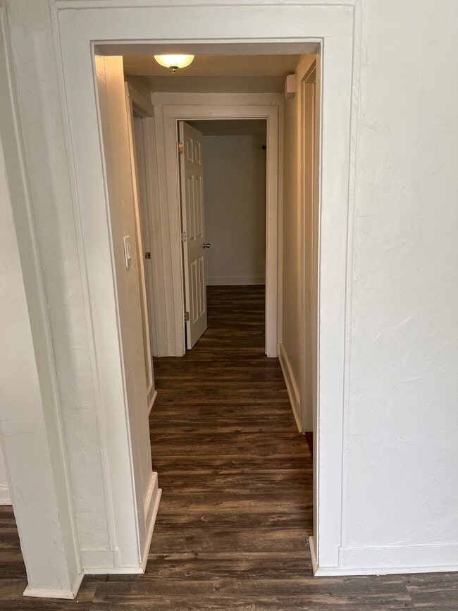 Building Photo - 2912 N Independence Ave