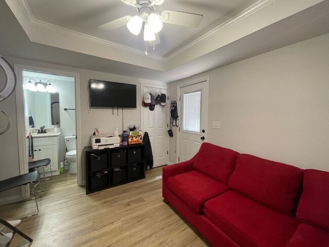 Building Photo - NEWLY RENOVATED COTTAGE! PRE-LEASING FOR A...