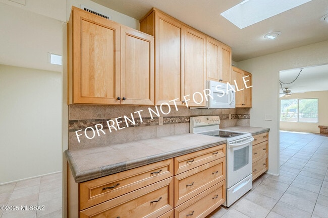 Building Photo - 5084 N Camino Del Lazo