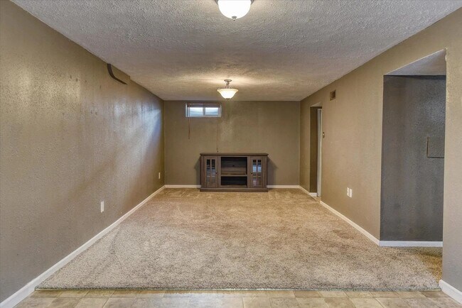 Building Photo - Beautiful 3bed/2 bath home in the heart of Shadle Park - coming soon