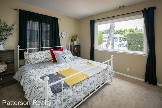 Building Photo - 166 Pier Ave