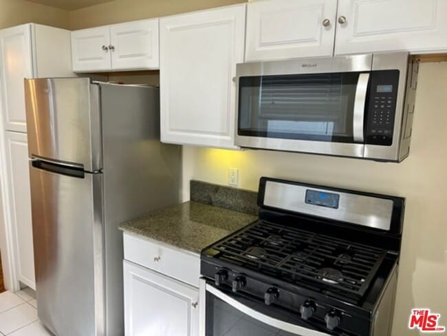 Building Photo - 1727 1/2 Malcolm Ave